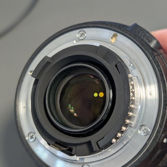 Nikon DX AF-S Nikkor 18-70mm f/3.5-4.5G ED AF/MF Zoom Lens with Front Lens Cap - Picture 4 of 6